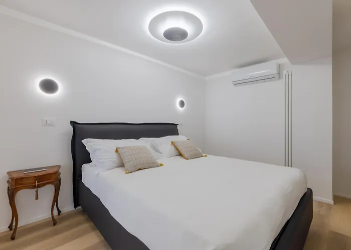 Ca' San Giacomo Canal View