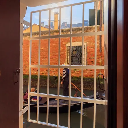 Ca' San Giacomo Canal View Apartman Velence