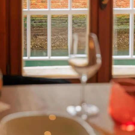 Ca' San Giacomo Canal View Appartamento *